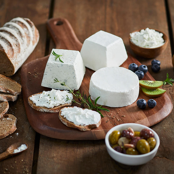 How to prepare a totally goat cheese party with friends
