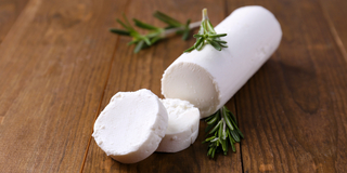 How to cut goat cheese